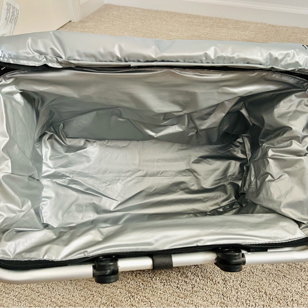 NWOT Black Koozie Insulated Collapsible Picnic Cooler Tote w/Aluminum Frame - Picture 7 of 9